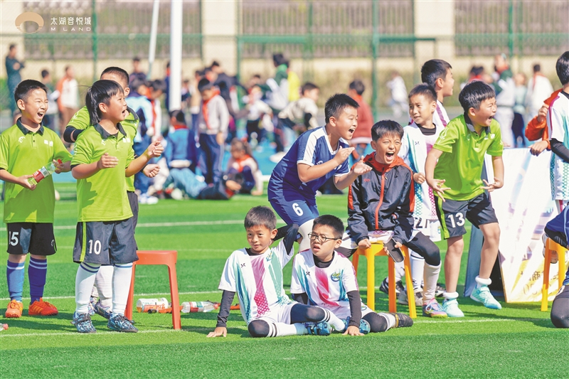 “蘇超”球員成為榜樣，更多學(xué)生愛上足球